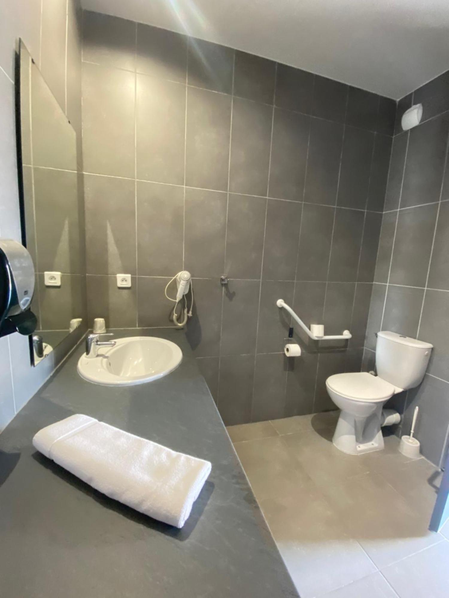 Douce France Hotell Cuxac-dʼAude Exteriör bild