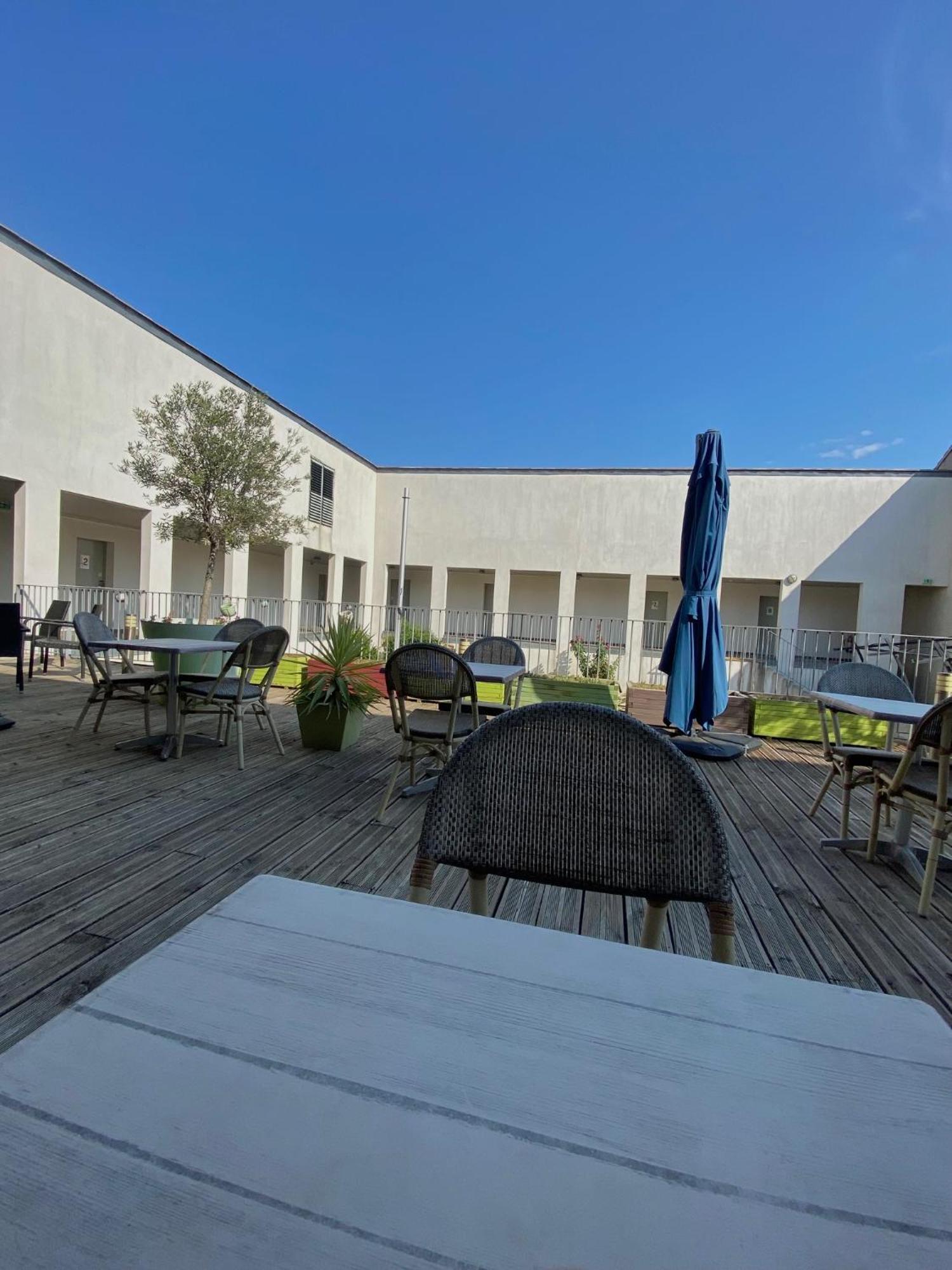 Douce France Hotell Cuxac-dʼAude Exteriör bild