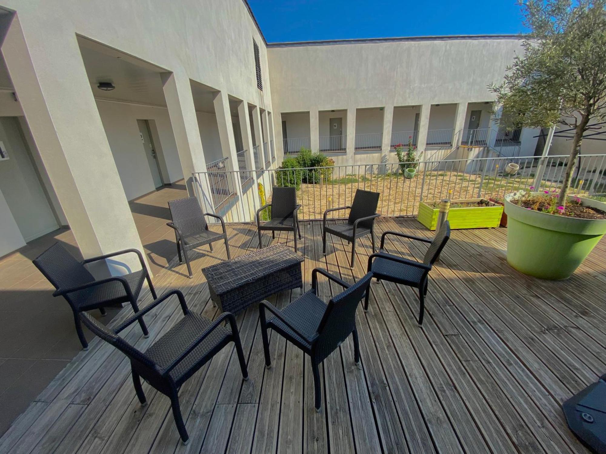 Douce France Hotell Cuxac-dʼAude Exteriör bild