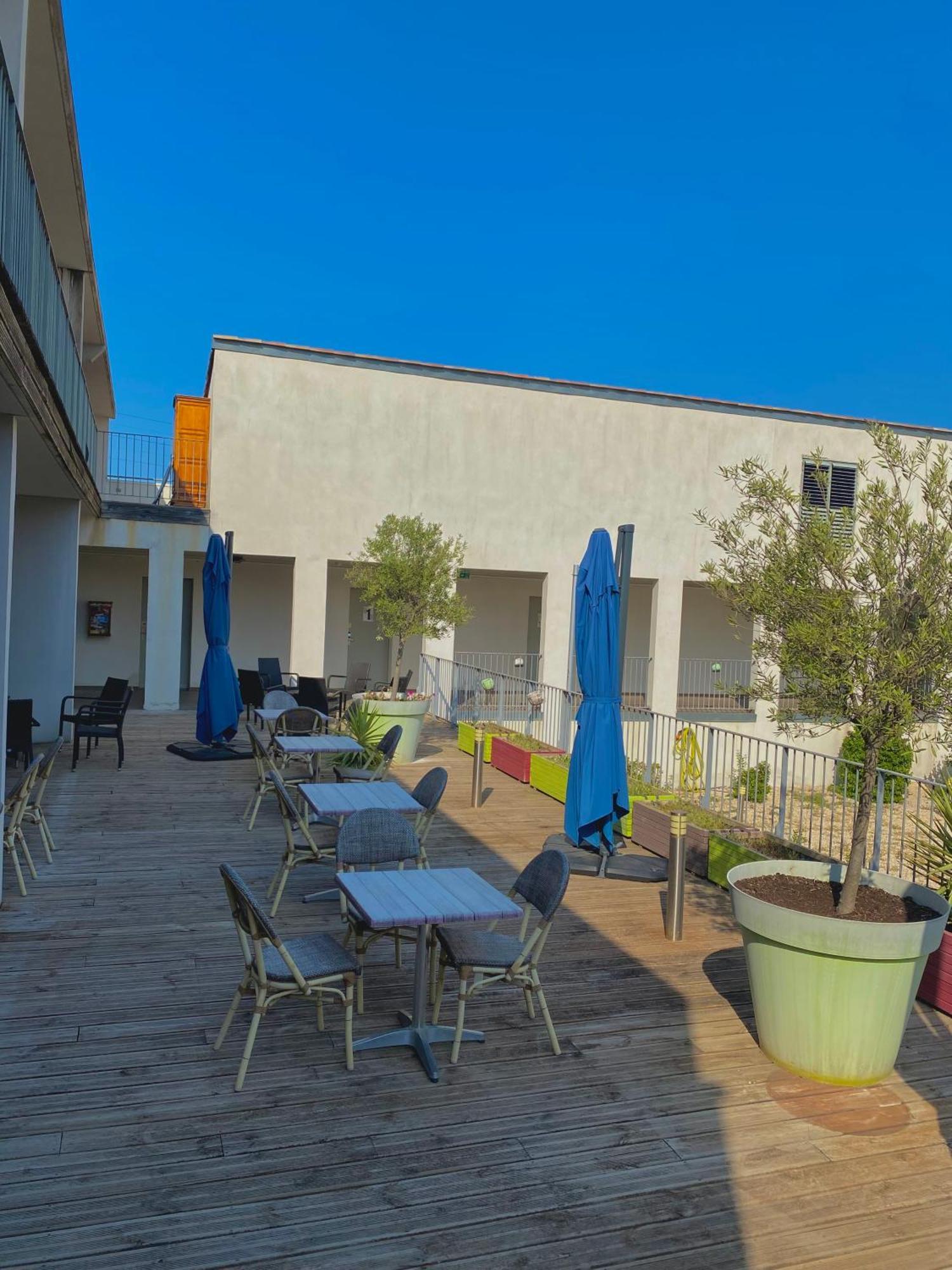 Douce France Hotell Cuxac-dʼAude Exteriör bild