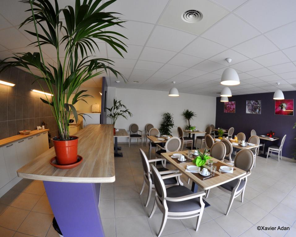 Douce France Hotell Cuxac-dʼAude Exteriör bild