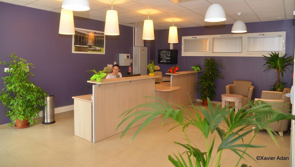 Douce France Hotell Cuxac-dʼAude Exteriör bild