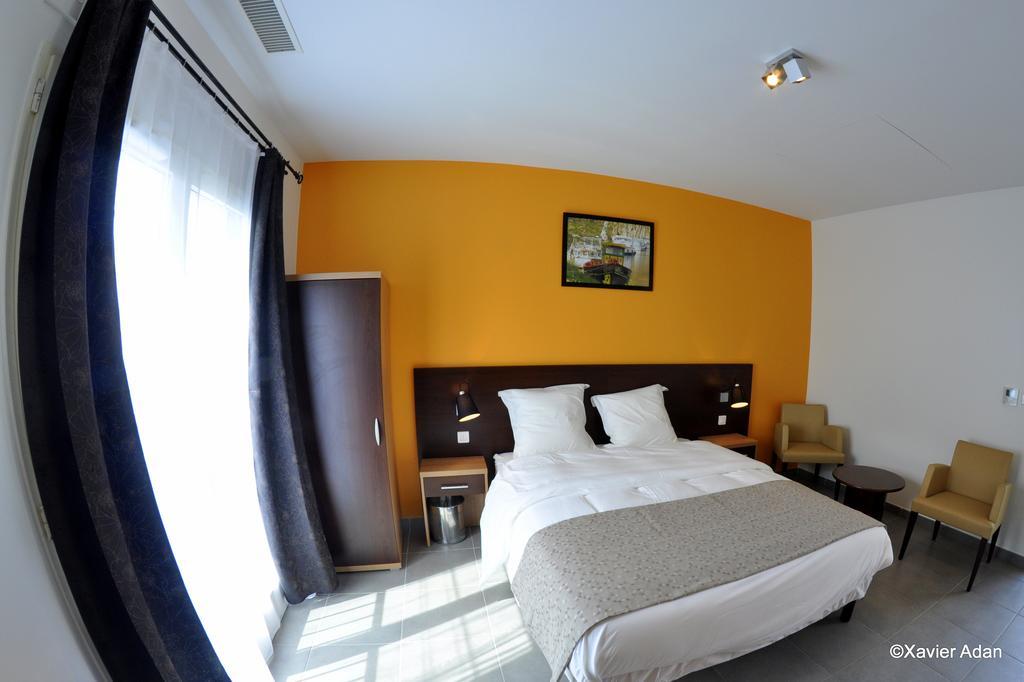 Douce France Hotell Cuxac-dʼAude Exteriör bild